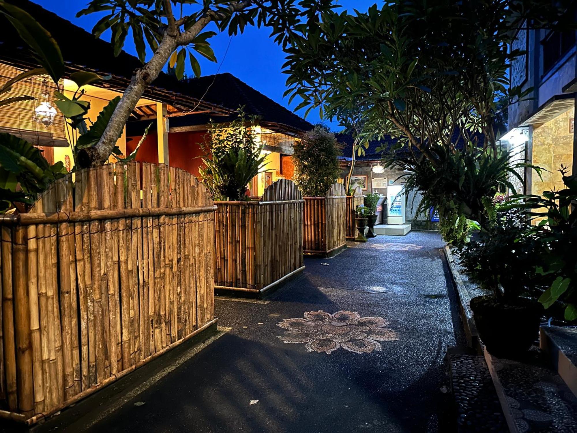 Ayye Bungalows Ubud Extérieur photo